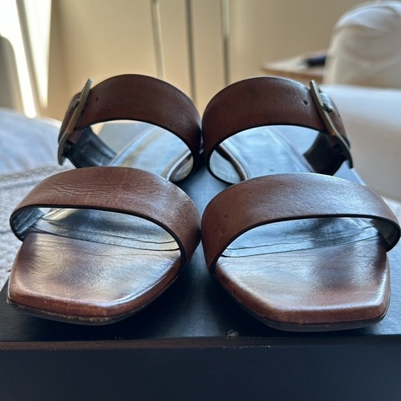 Authentic Saint Laurent double strap sandal in Oak - Picture 4 of 7